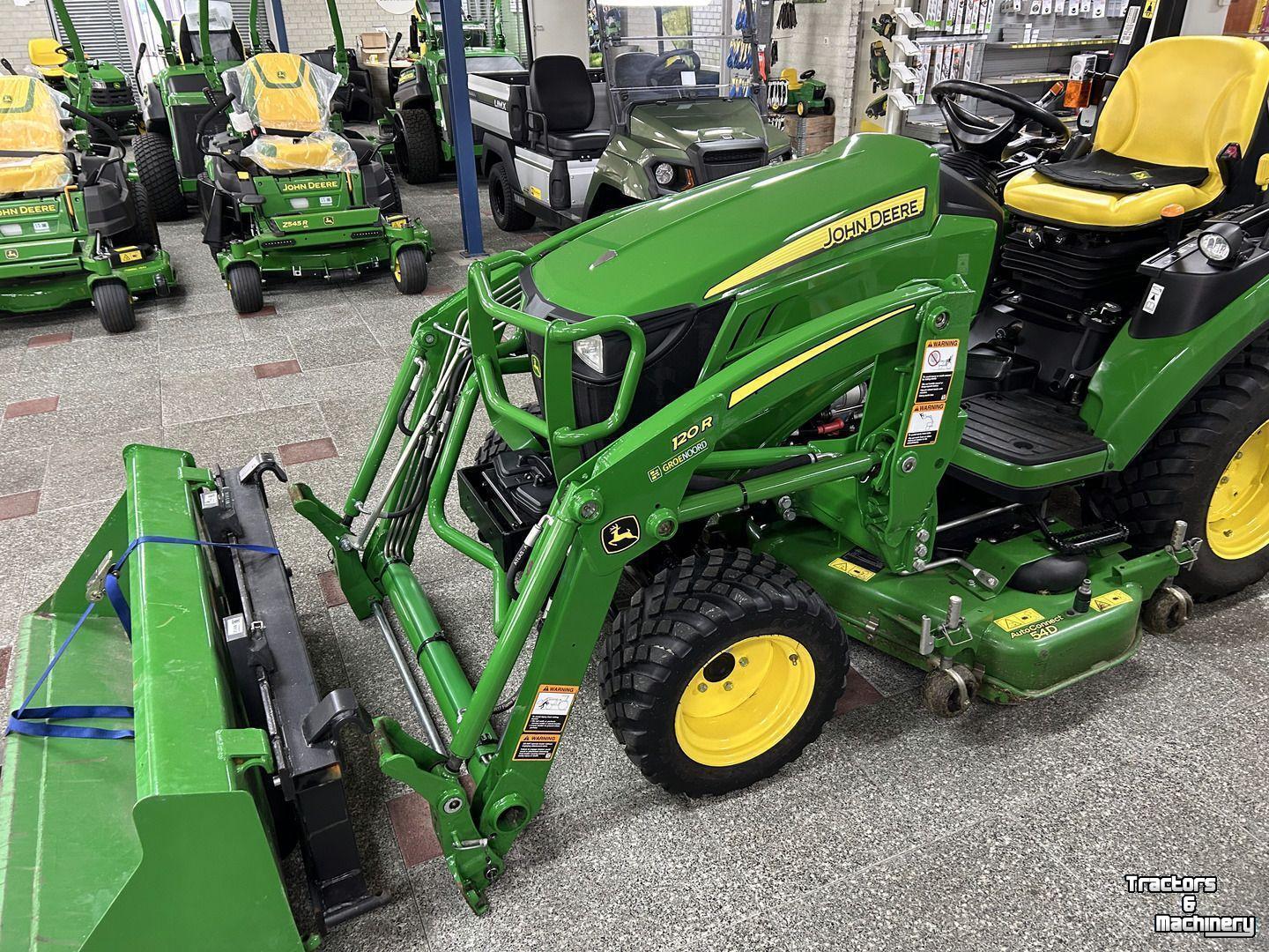 Tracteur pour vignes et vergers John Deere 2026R