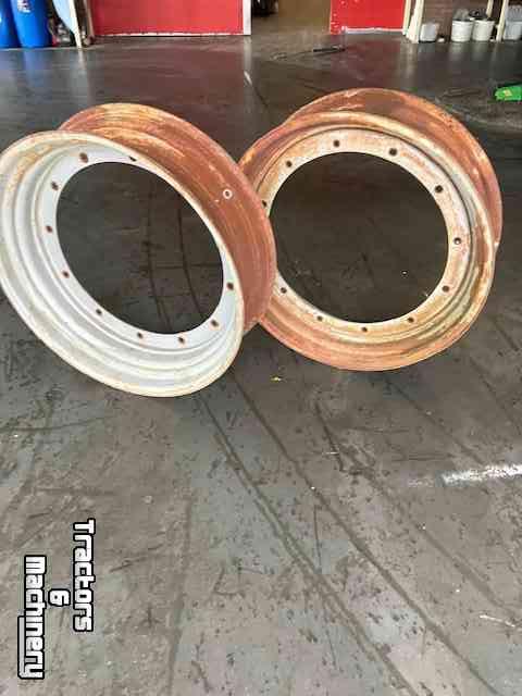 Roues, Pneus, Jantes, Barillets Jumelage Case-IH Set Velgringen  DW10x34 ring eenkant 29cm anderekant 10cm
