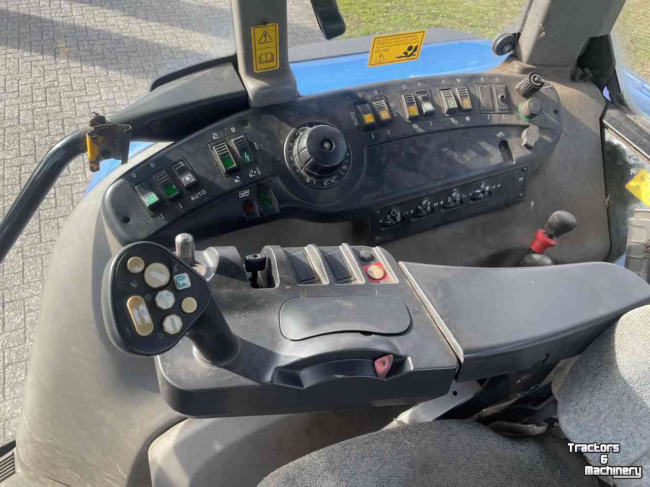 Tracteur New Holland TVT 190 SISU 6 CIL.TURBO AIRCO FR.H.+FR.PTO