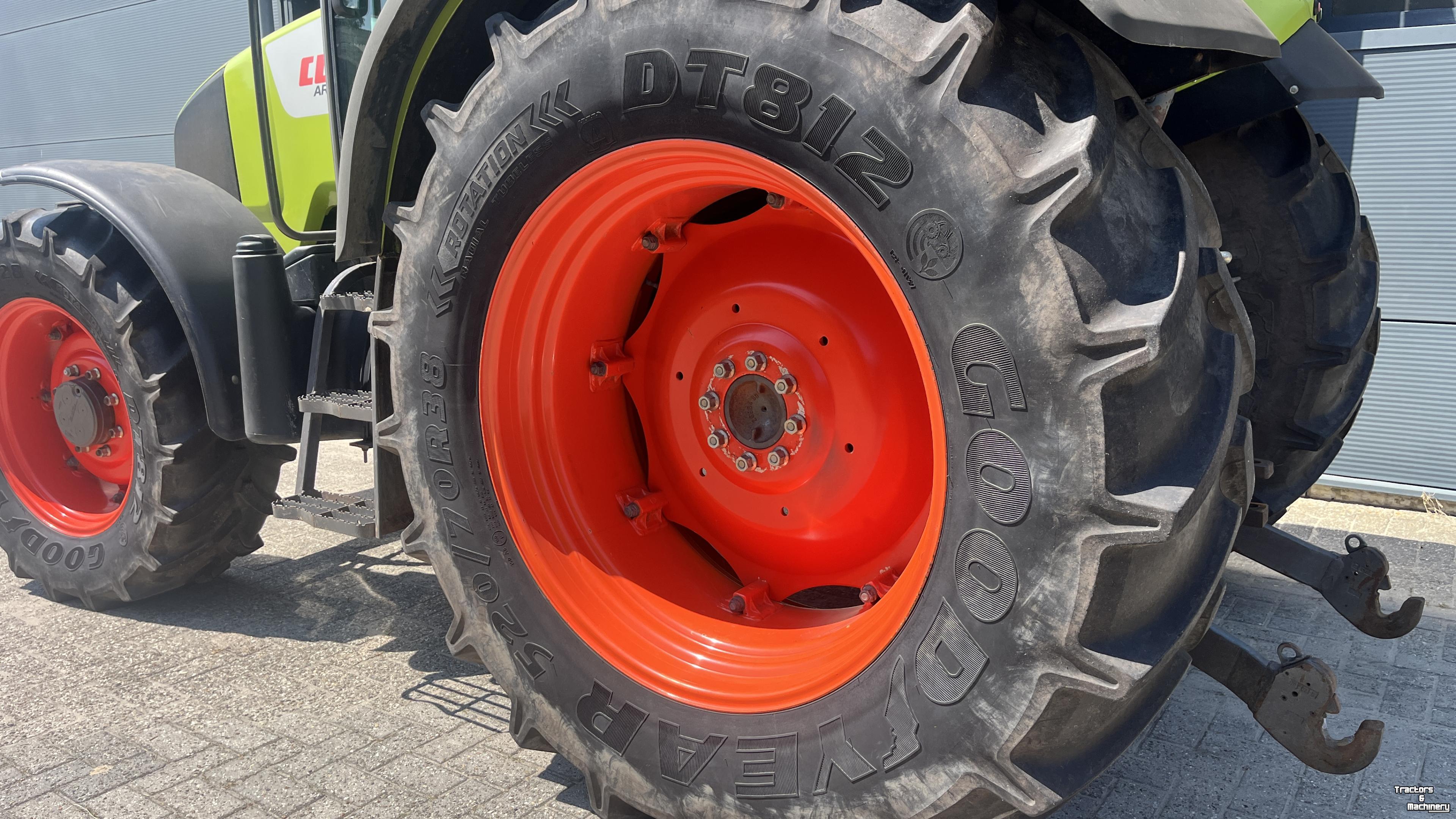 Tracteur Claas 566 RZ C2