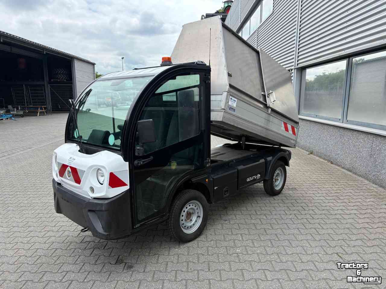 Autres matériel et accessoires de jardins et espaces verts Goupil G4 elektrische wagen met afval container