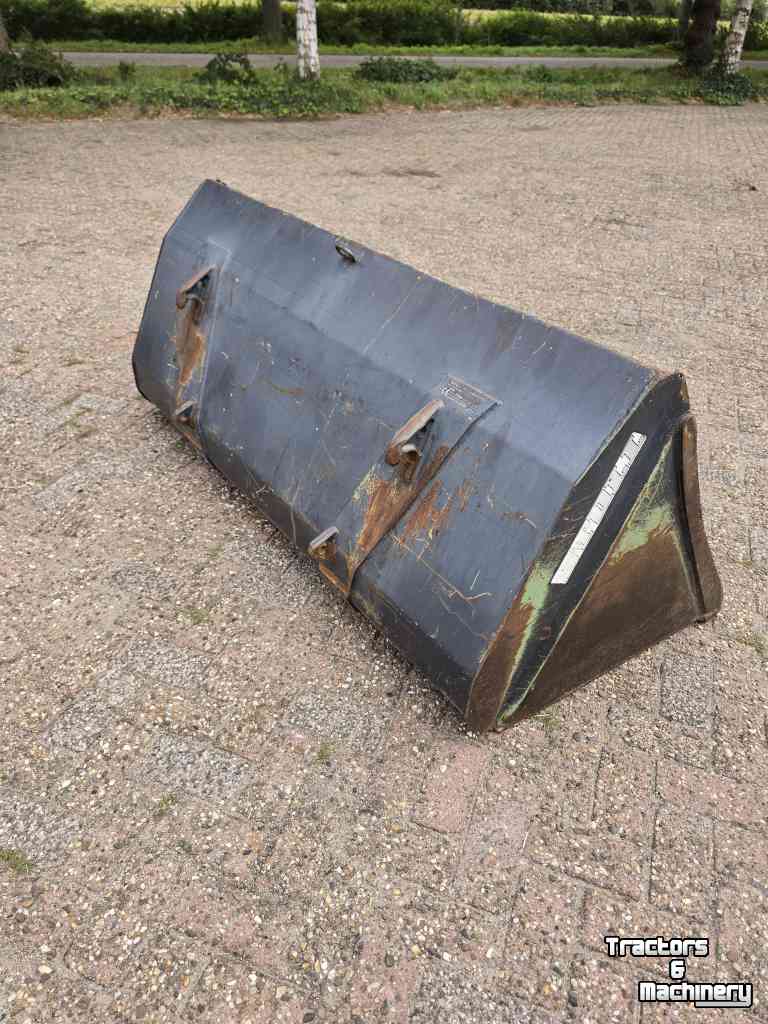 Godet de chargeur frontal Stoll Voorladerbak 180 cm Euro aansluiting