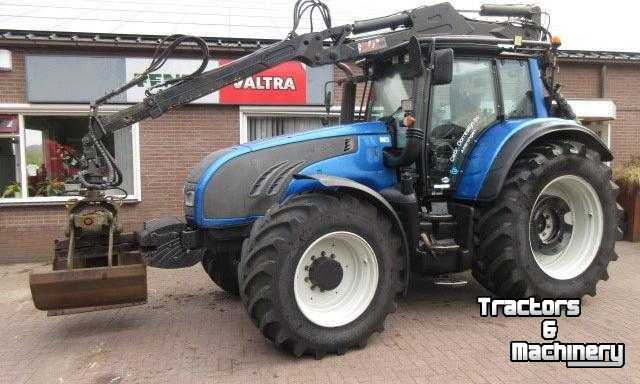 Tracteurs Valtra T202 Direct met FMV 490 kraan