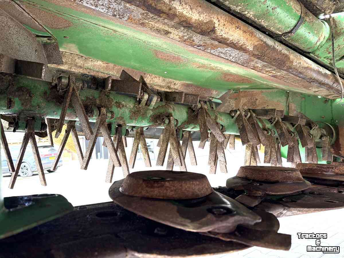 Faucheuse John Deere 328 DISC maaier