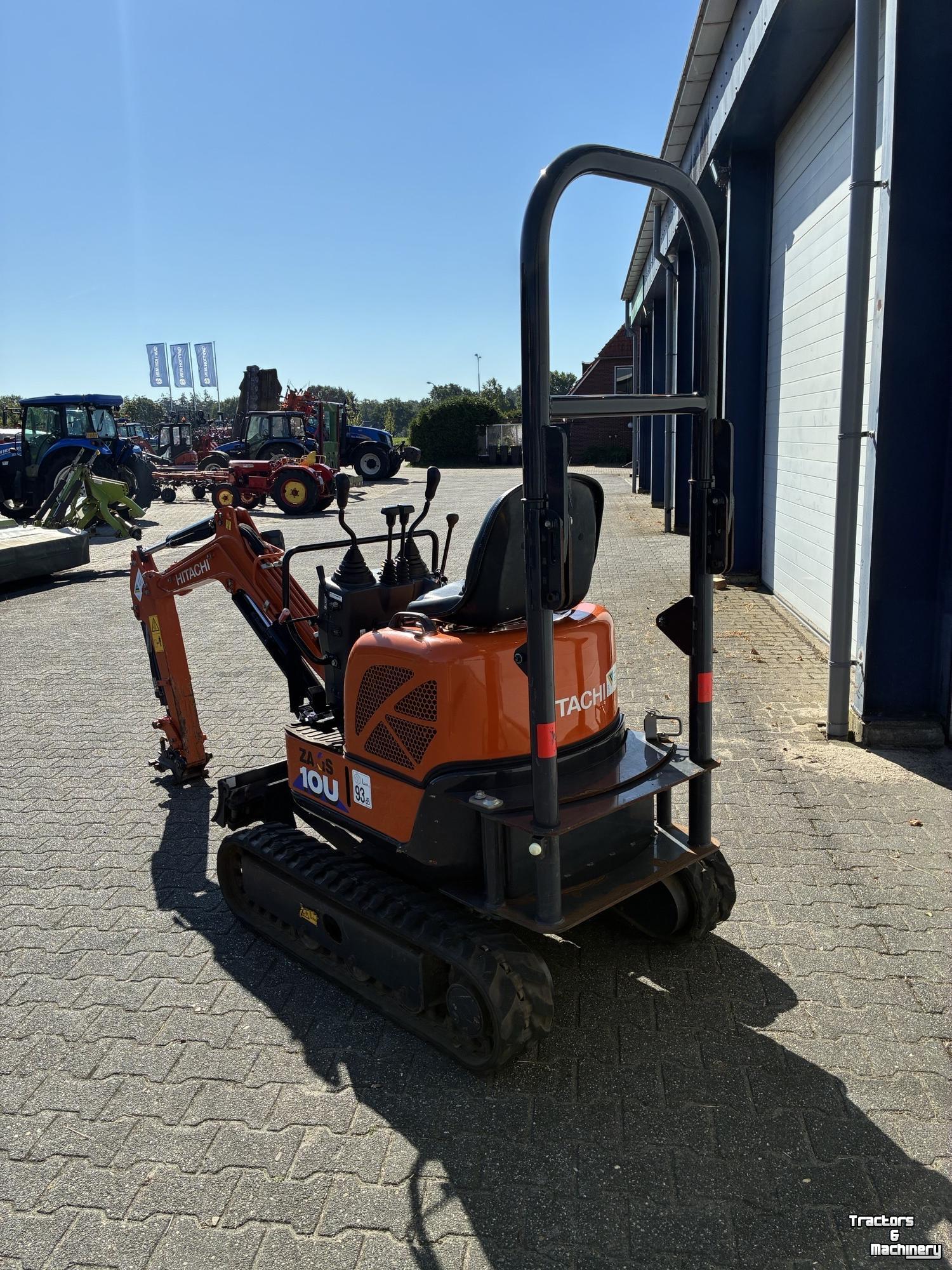 Pelleteuse Hitachi 10U-6