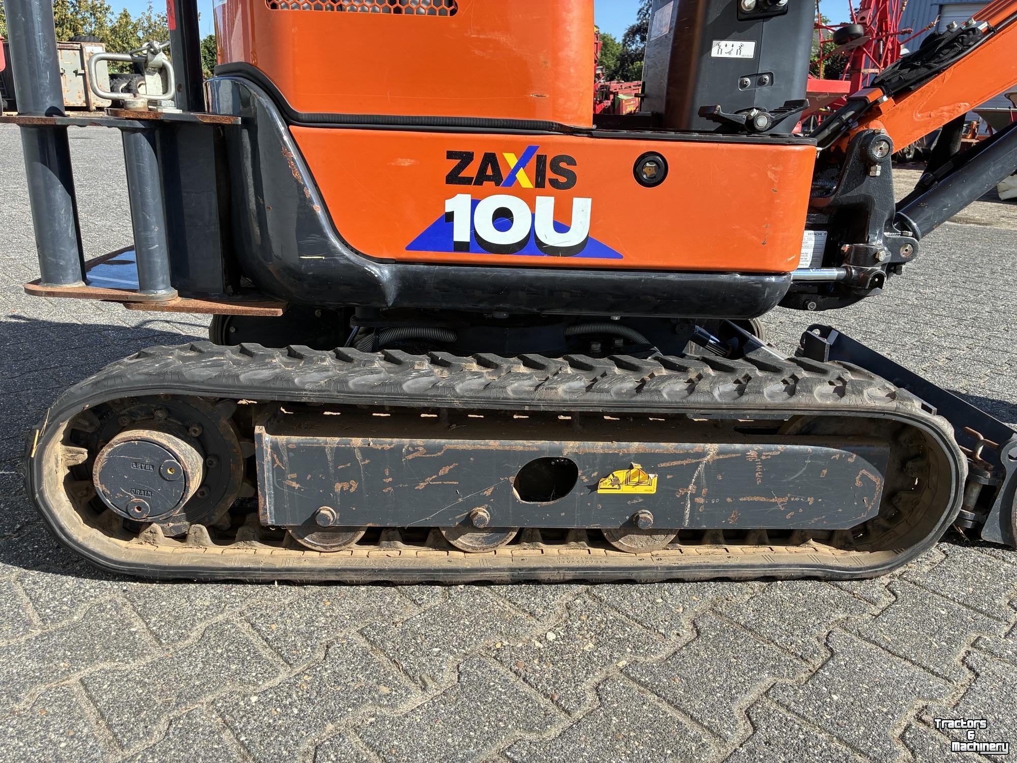 Pelleteuse Hitachi 10U-6