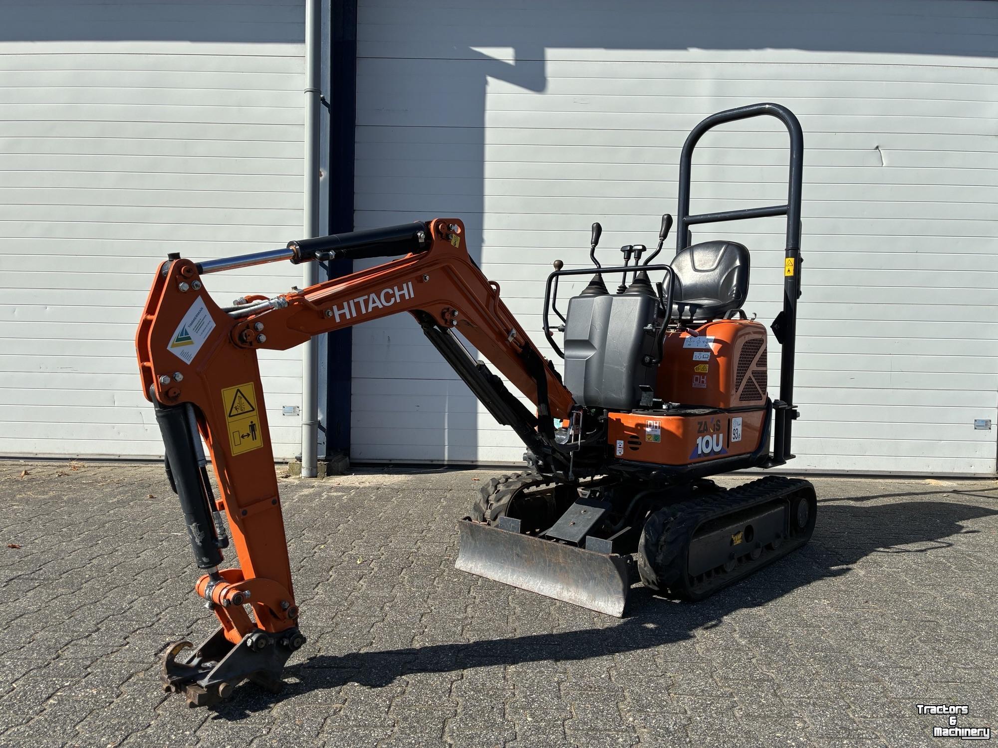 Pelles sur pneus Hitachi 10U-6