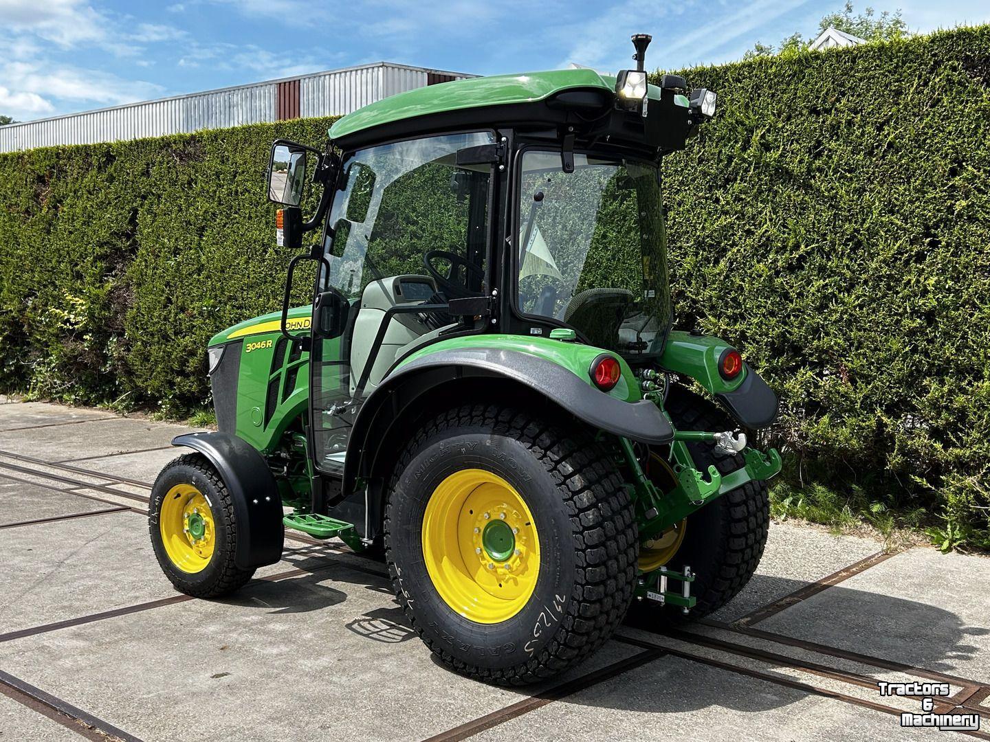 Tracteur pour vignes et vergers John Deere 3046R