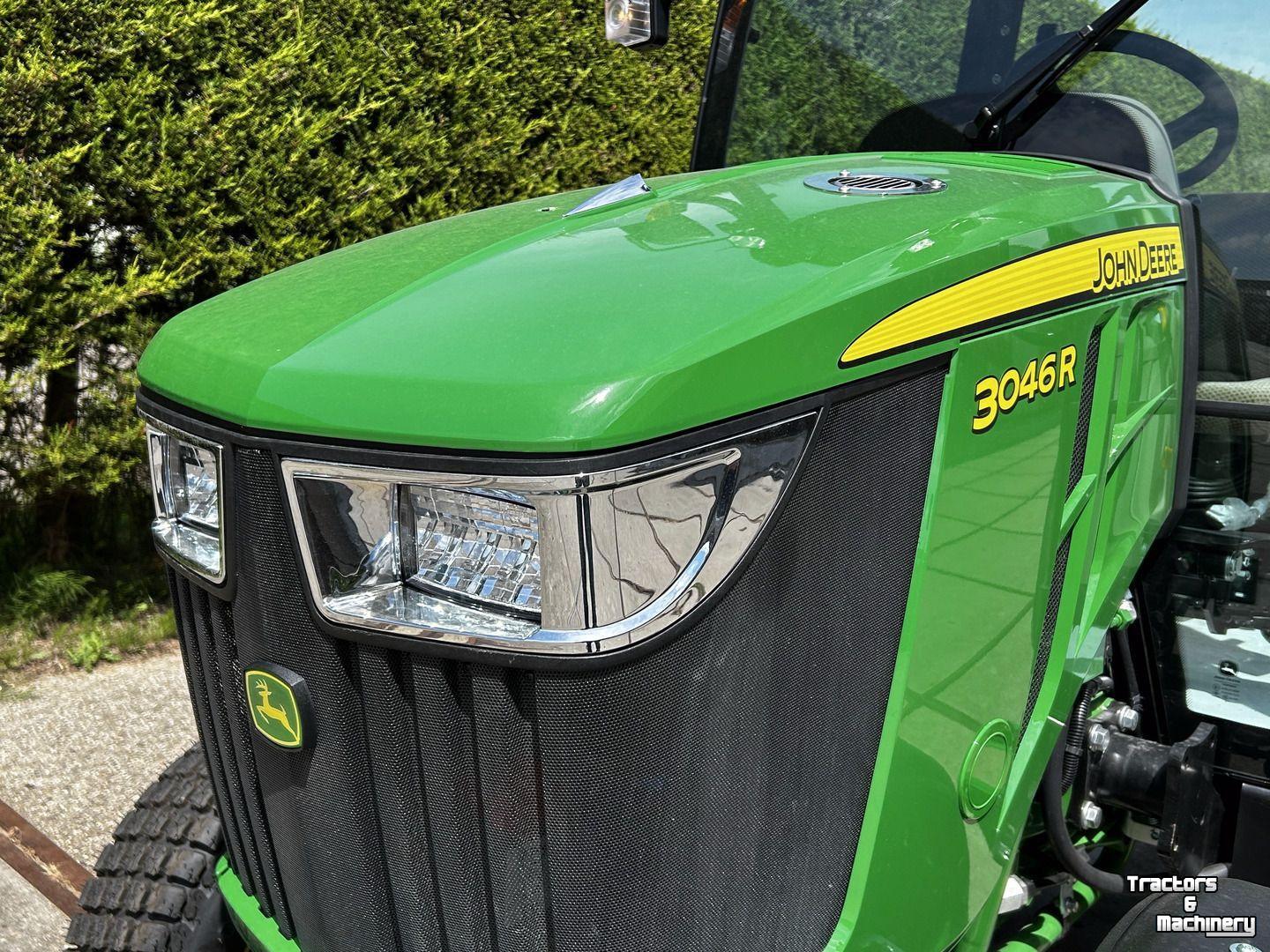 Tracteur pour vignes et vergers John Deere 3046R
