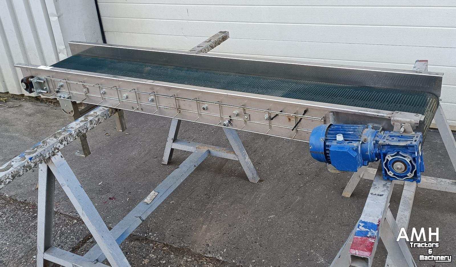Convoyeur élévateur  Opvoerband 1800X300 OPVOERBAND ELEVATOR BELT FÖRDERBAND STEIGBAND
