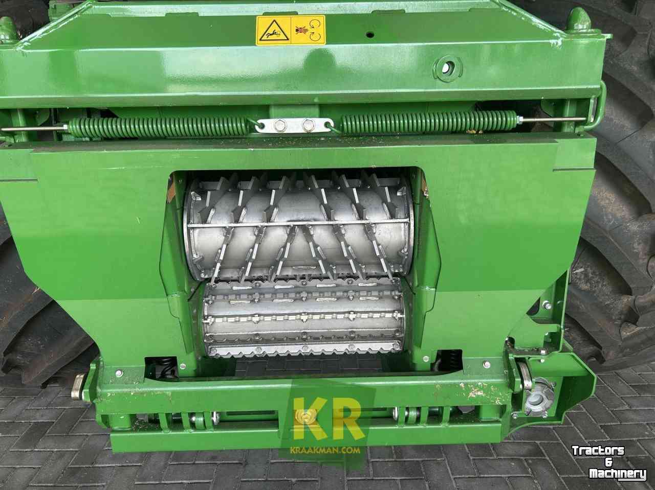 Ensileuse automotrice John Deere 8400