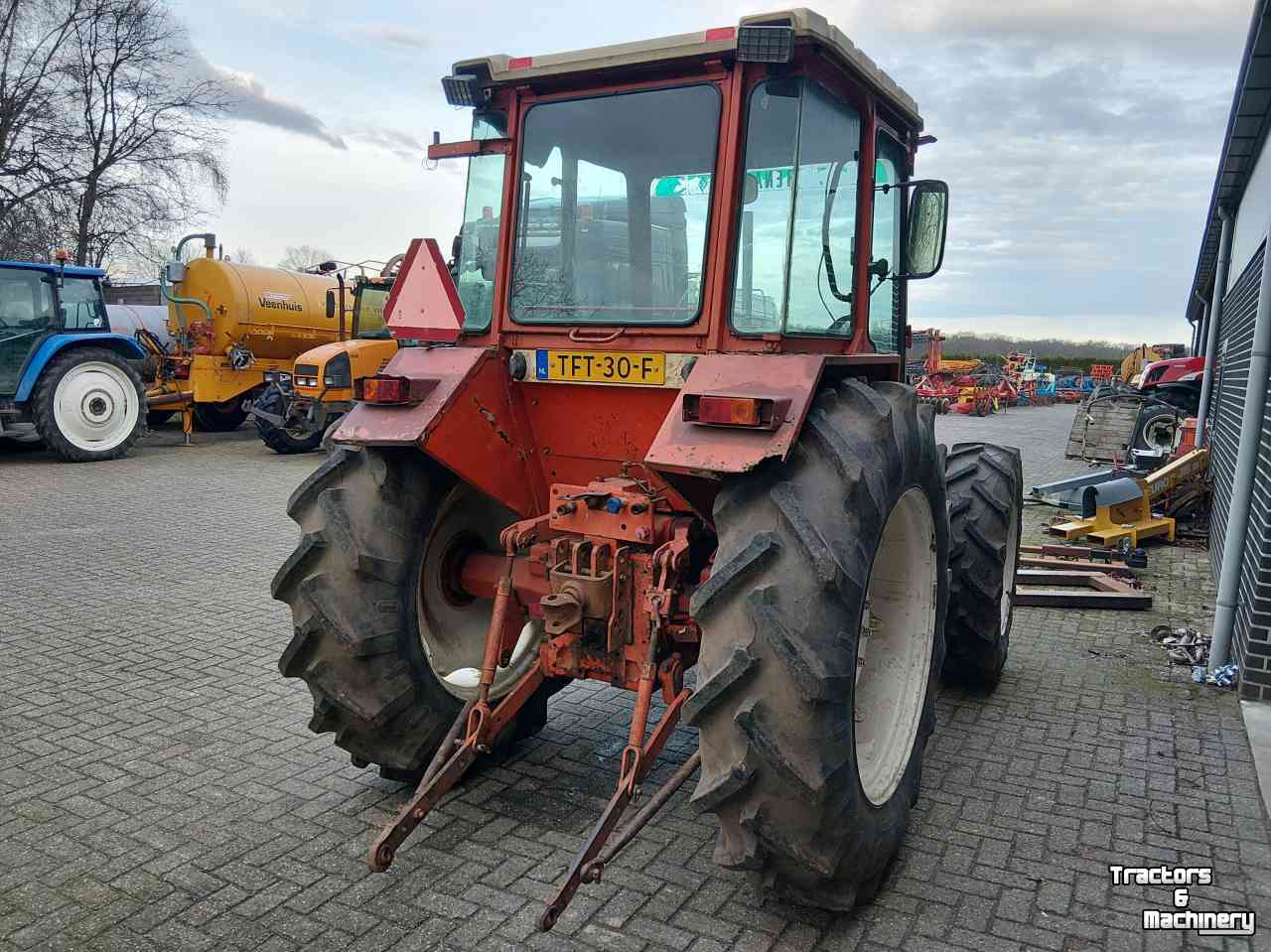 Tracteur Renault 781-4