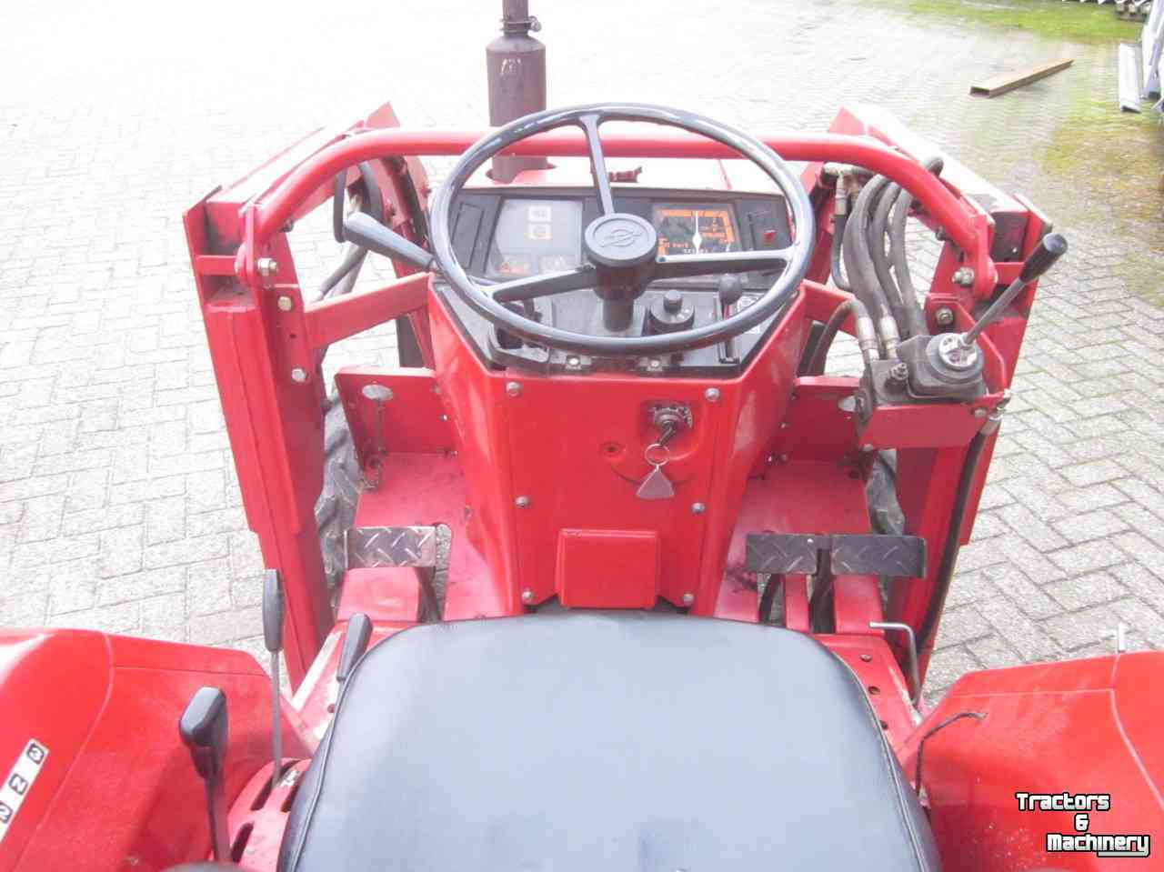 Tracteur pour vignes et vergers Shibaura P21F + FL