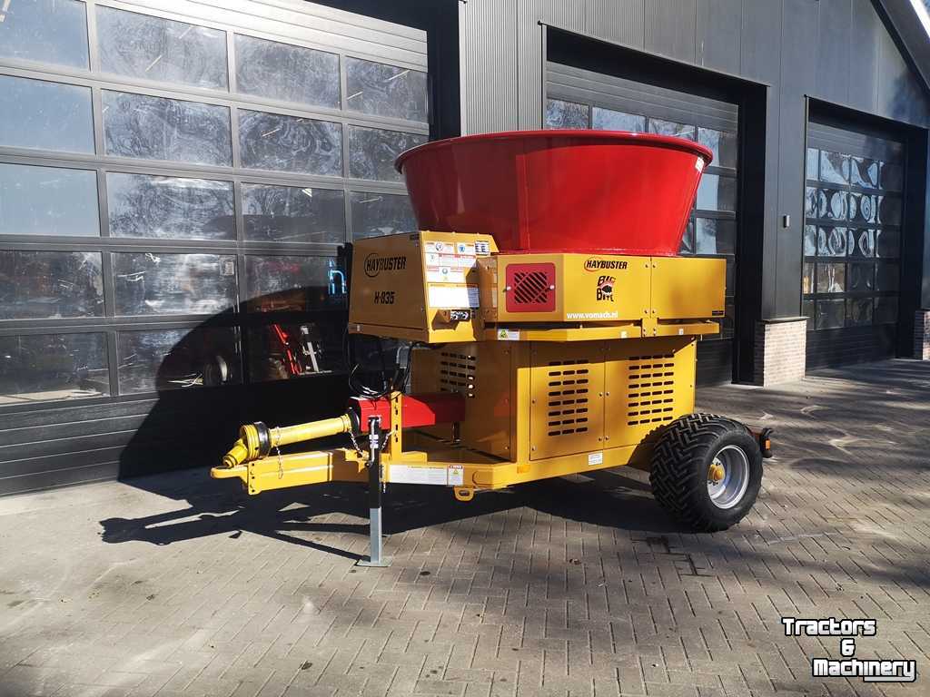 Distributeur de paille pour des logettes Haybuster H-835