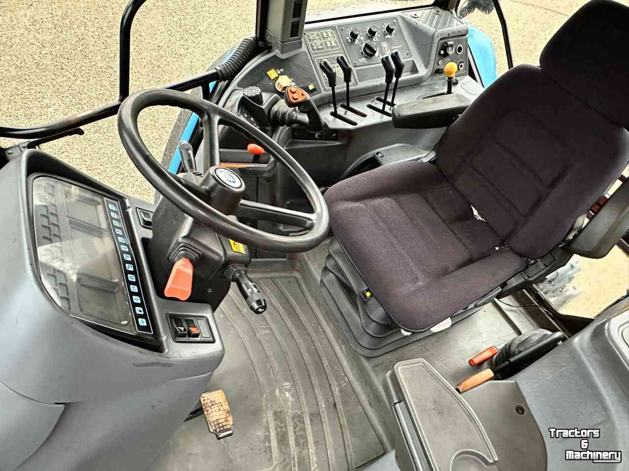 Tracteur New Holland 8360