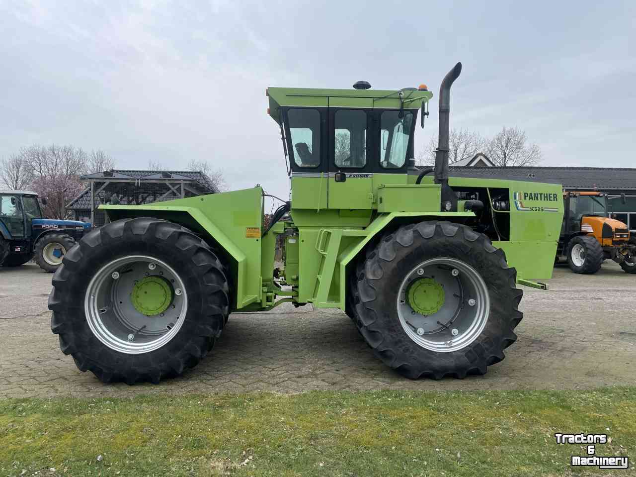 Tracteur Steiger Panther III ST-325