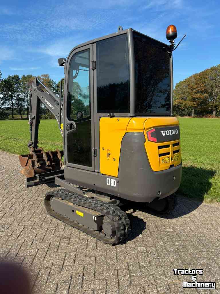 Mini pelleteuse Volvo EC18D
