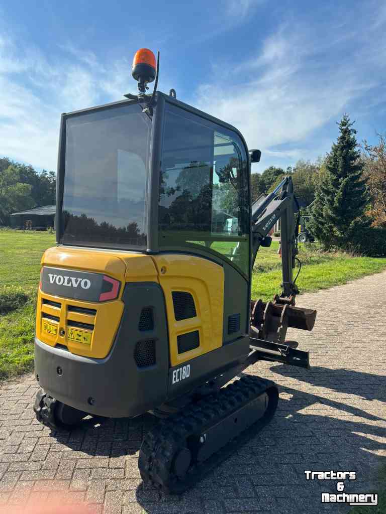 Mini pelleteuse Volvo EC18D