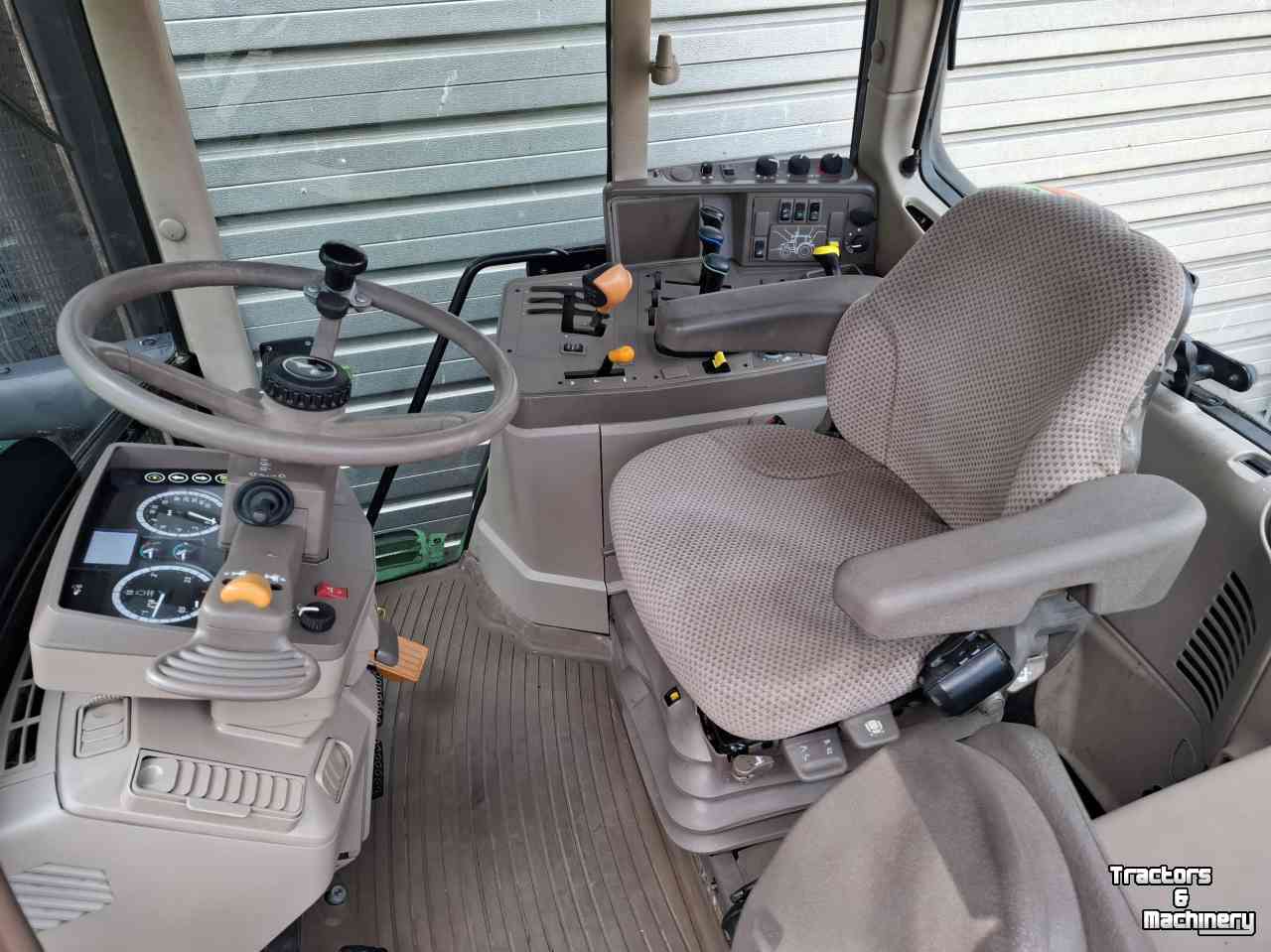 Tracteur John Deere 6115M tractor trekker 6115 M