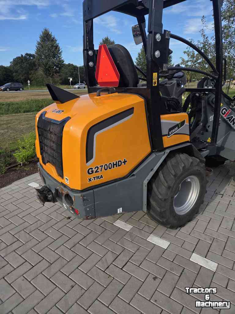 Chargeuse sur pneus Giant G2700HD+ X-TRA