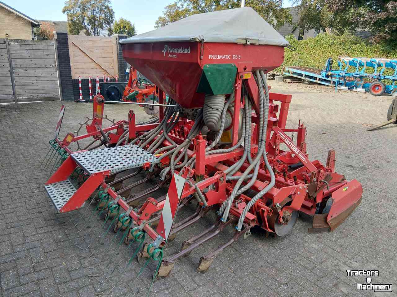Semoir Combination Kverneland Pneumatic DE-S Zaaicombinatie  Met Lely Rotorkopeg