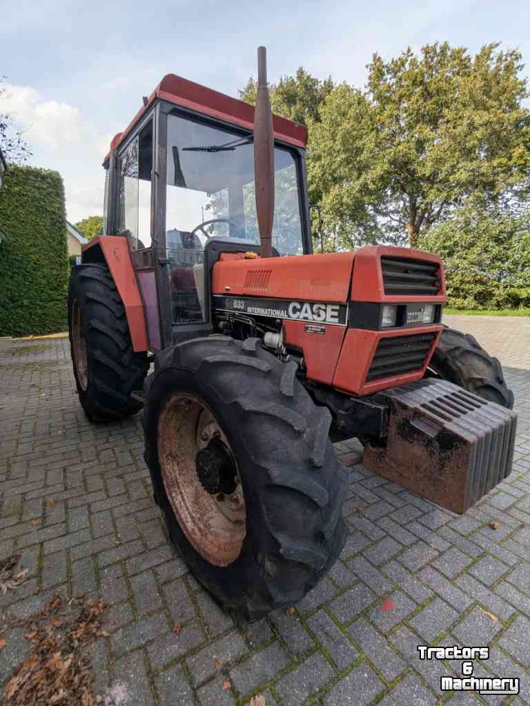 Tracteur Case-IH 833