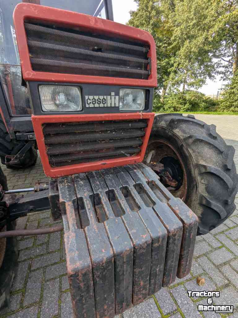 Tracteur Case-IH 833