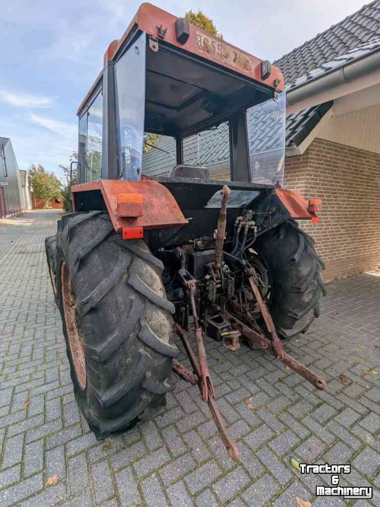 Tracteur Case-IH 833