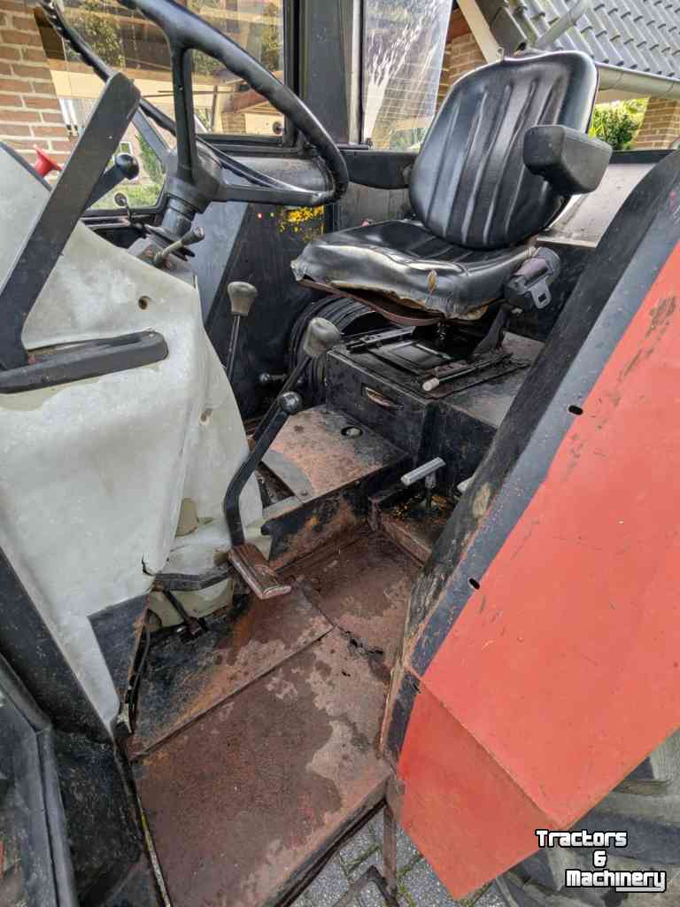 Tracteur Case-IH 833
