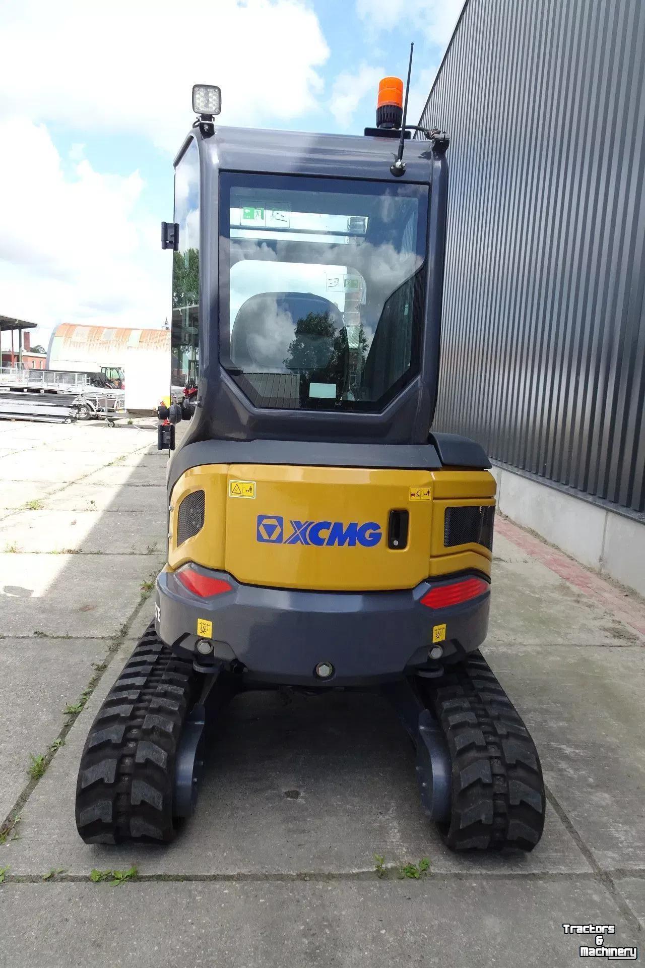 Pelleteuse XCMG XE27E Midikraan