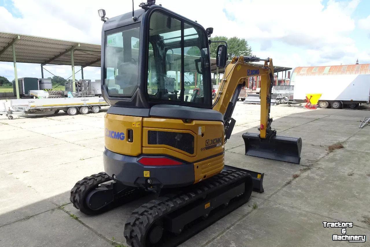Pelleteuse XCMG XE27E Midikraan