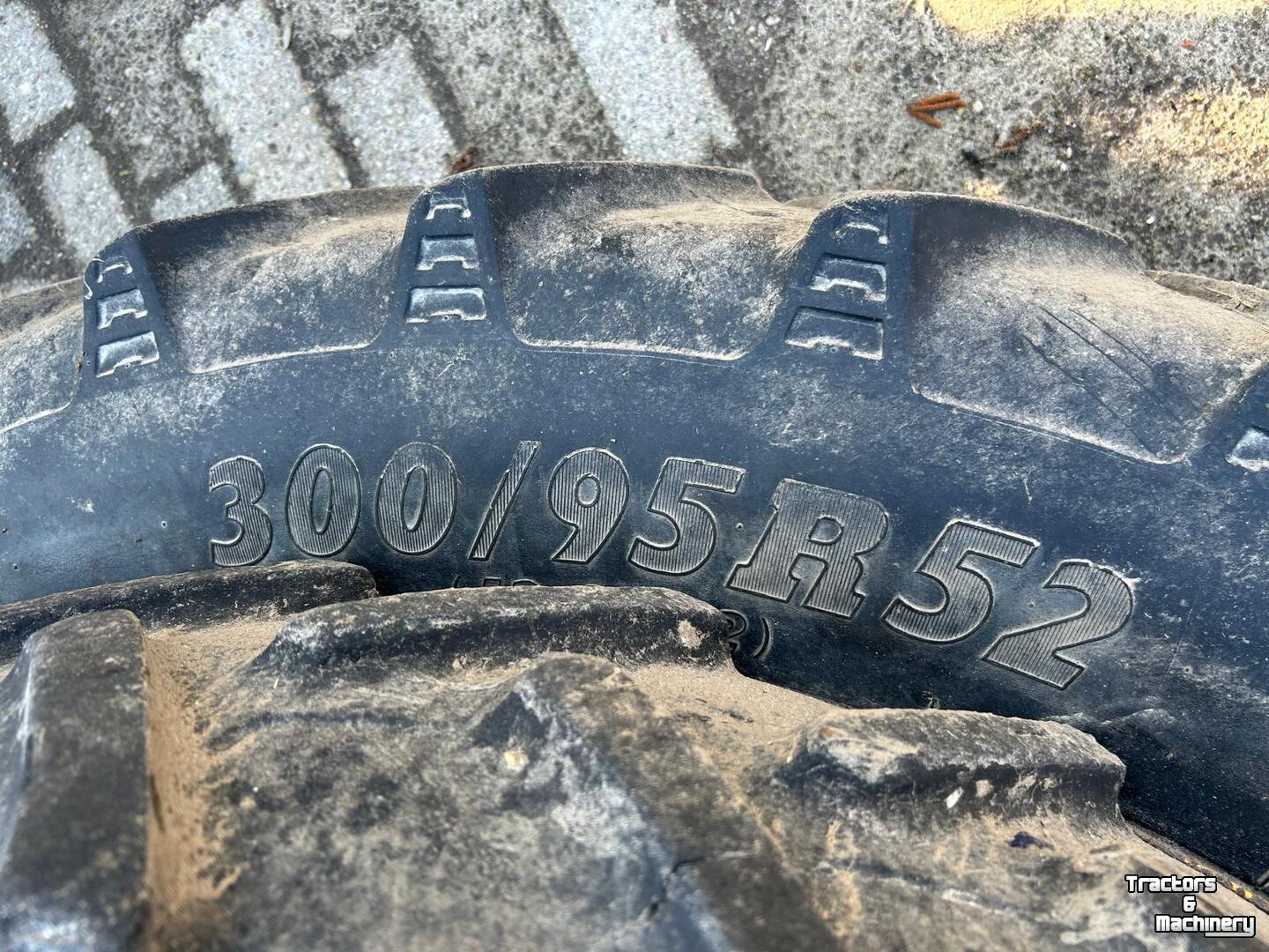 Roues, Pneus, Jantes, Barillets Jumelage BKT BANDEN
