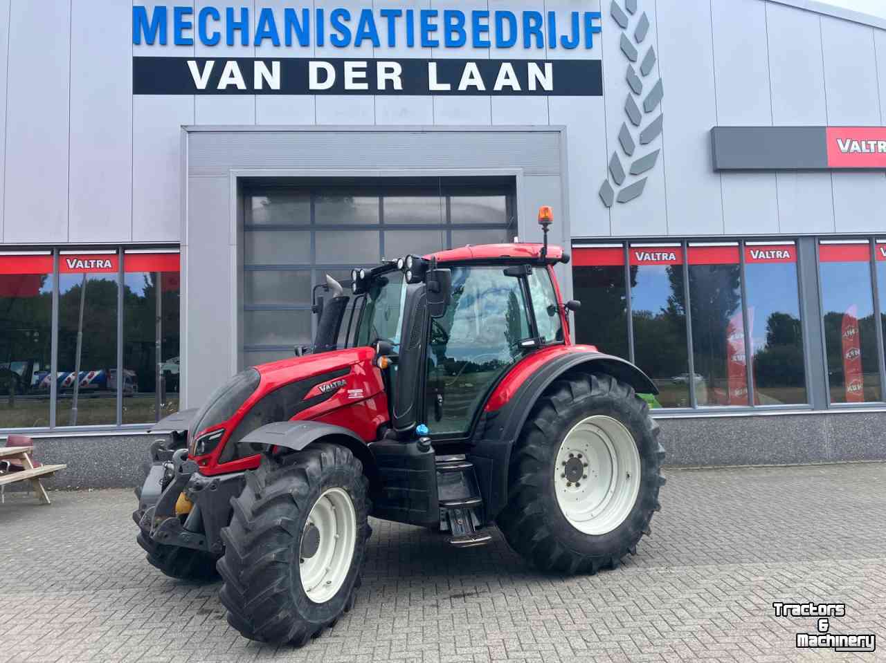Tracteur Valtra N134