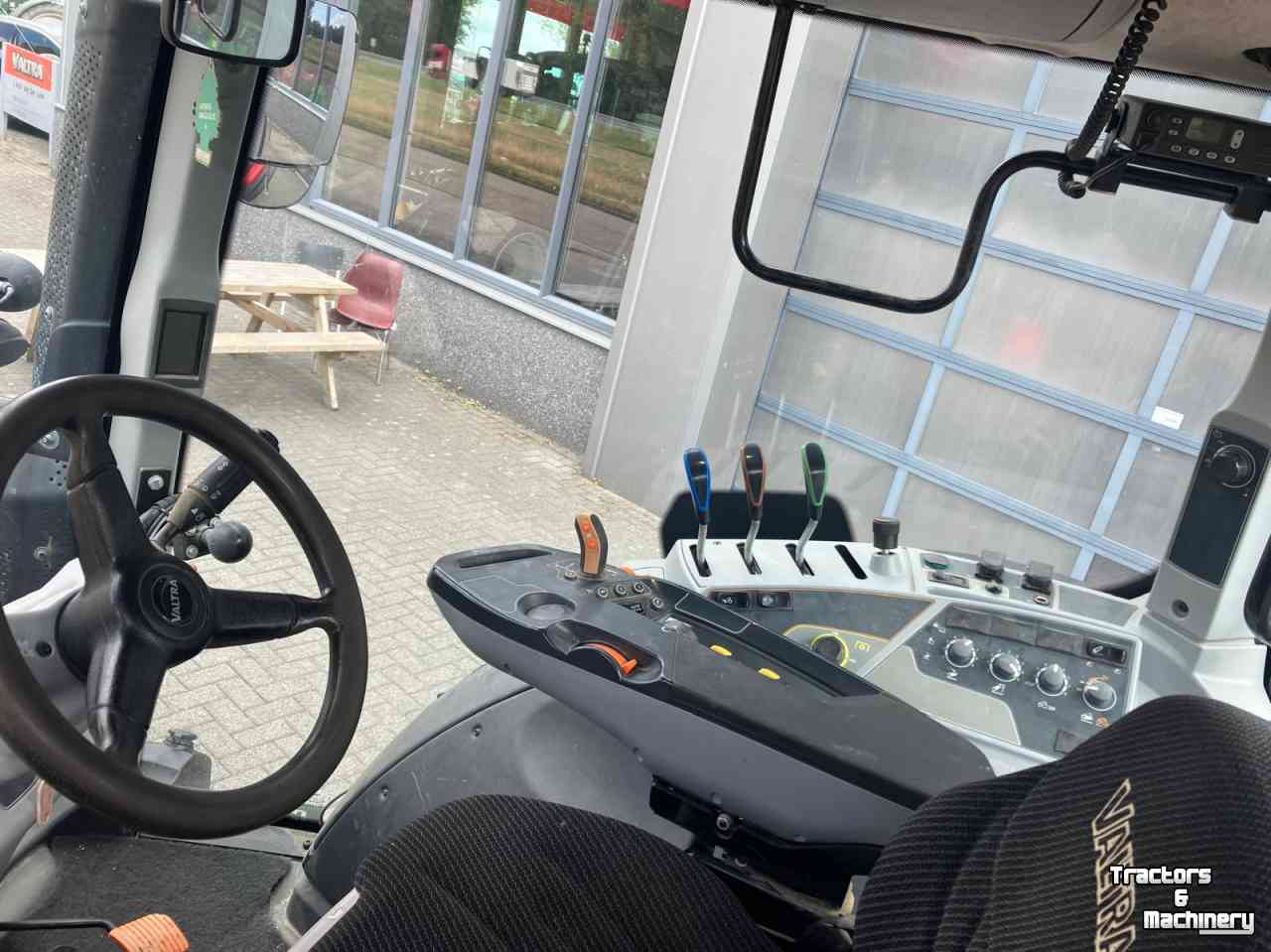 Tracteur Valtra N134