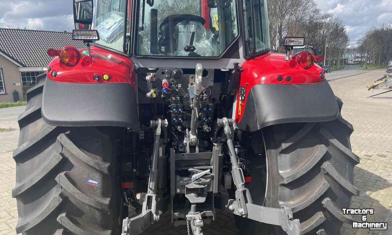 Tracteurs Massey Ferguson 5S.115 Dyna-6 Efficient Tractor Traktor Nieuw