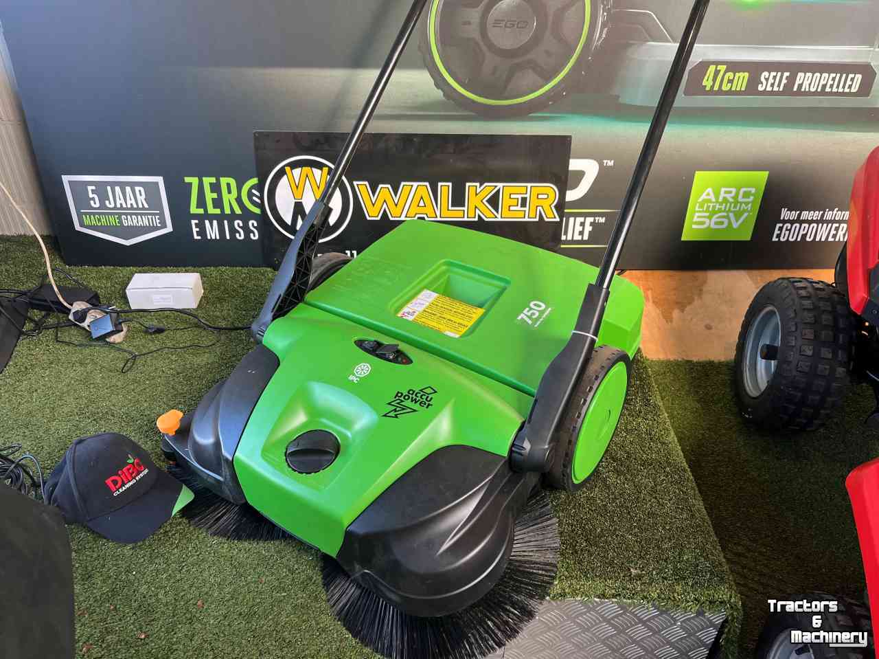 Balayeuses et balayeuses aspirantes Dibo Sweeper 750 E2b