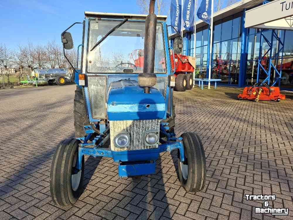 Tracteur Ford 3910