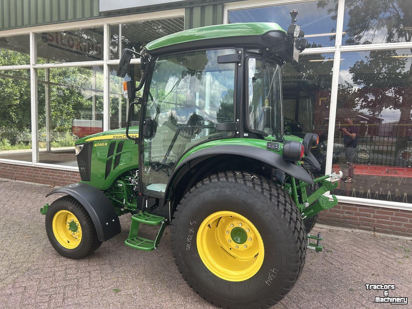 Tracteur pour vignes et vergers John Deere 4066R
