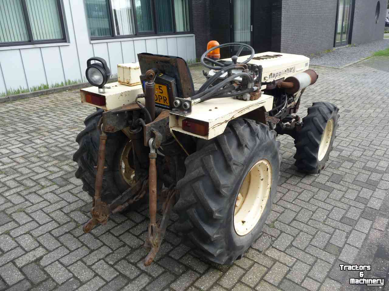 Tracteur pour vignes et vergers Napolione 6000 4rm
