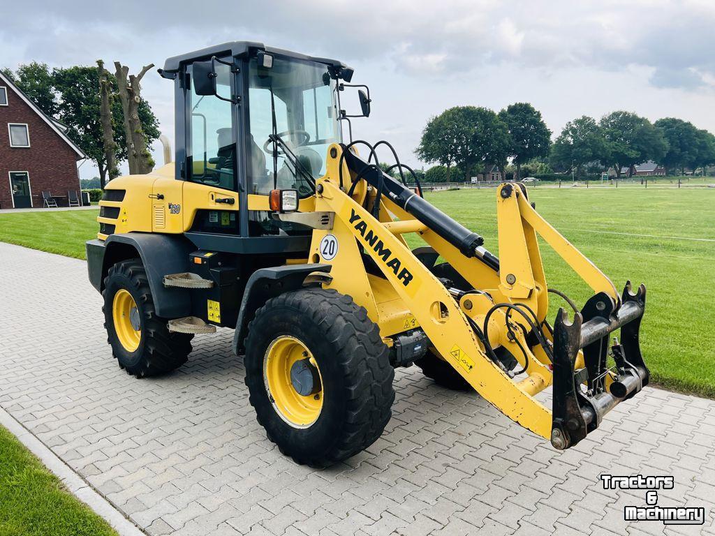 Chargeuse sur pneus Yanmar V120