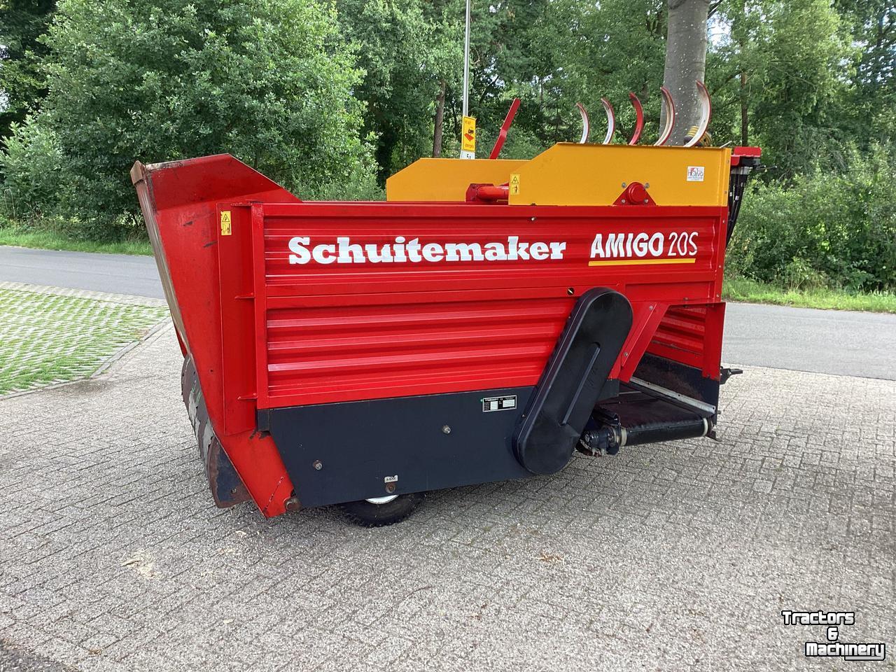 Distributeur de fourrage en bloc Schuitemaker Amigo 20s