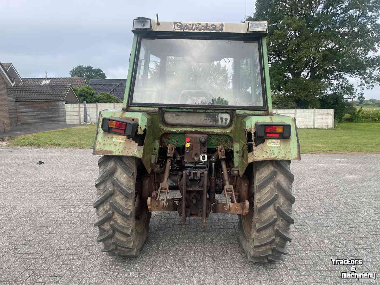 Tracteur Fendt 305