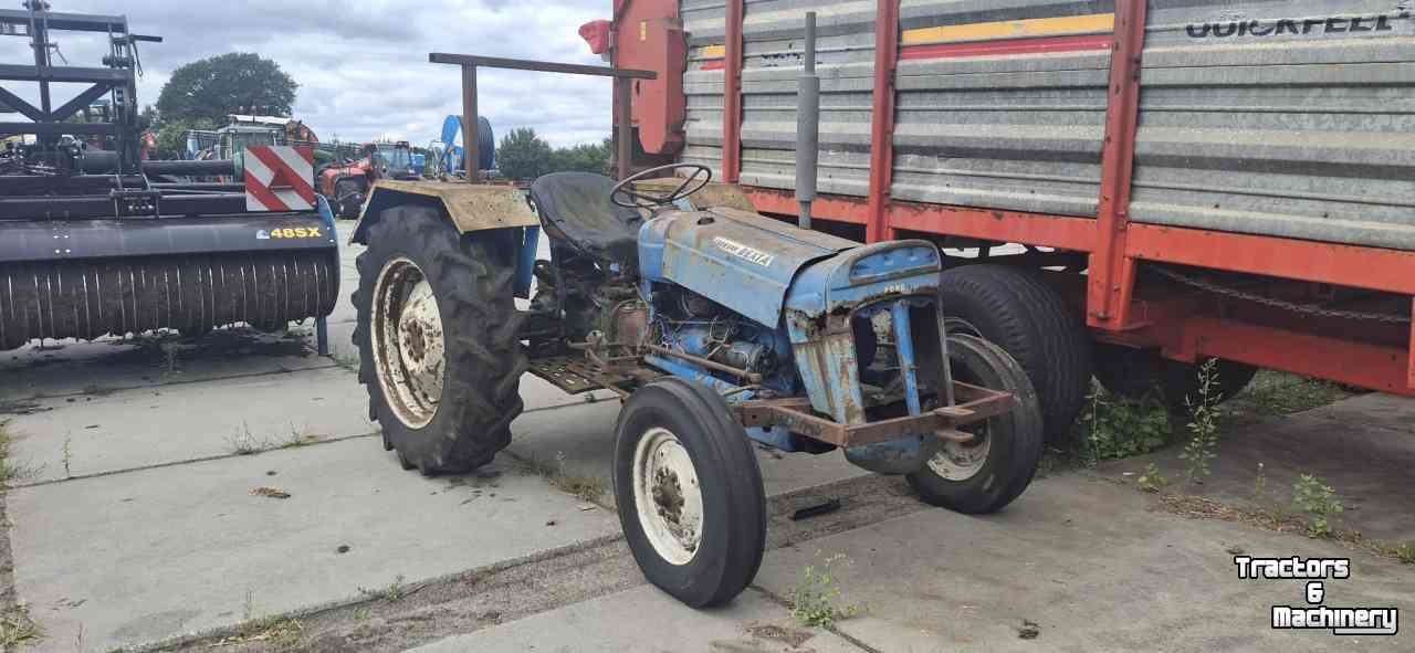 Tracteur Ford Dexta