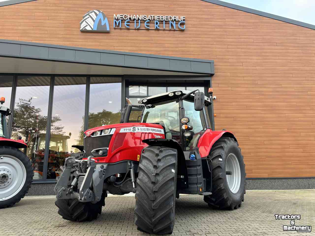 Tracteur Massey Ferguson 7718S Efficiënt Dyna- VT