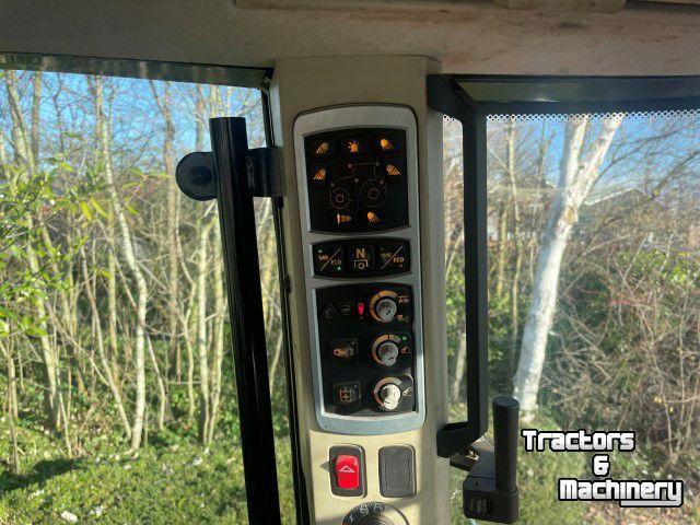 Tracteur Massey Ferguson 5613  EFFICIENT