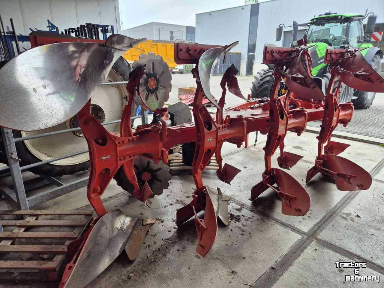 Charrues Kuhn Vari-Master L 4E On-Land ploeg