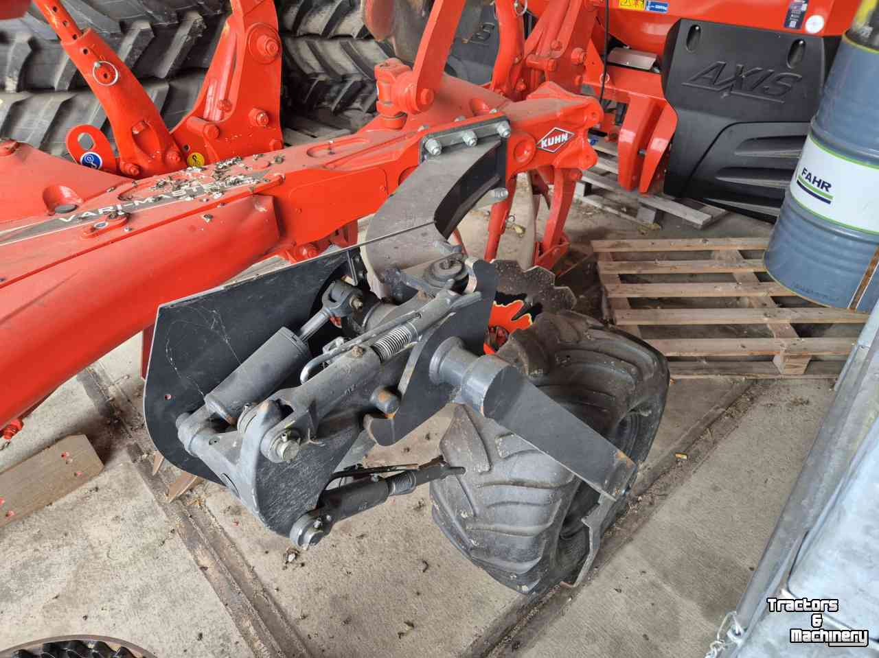 Charrues Kuhn Vari-Master L 4E On-Land ploeg