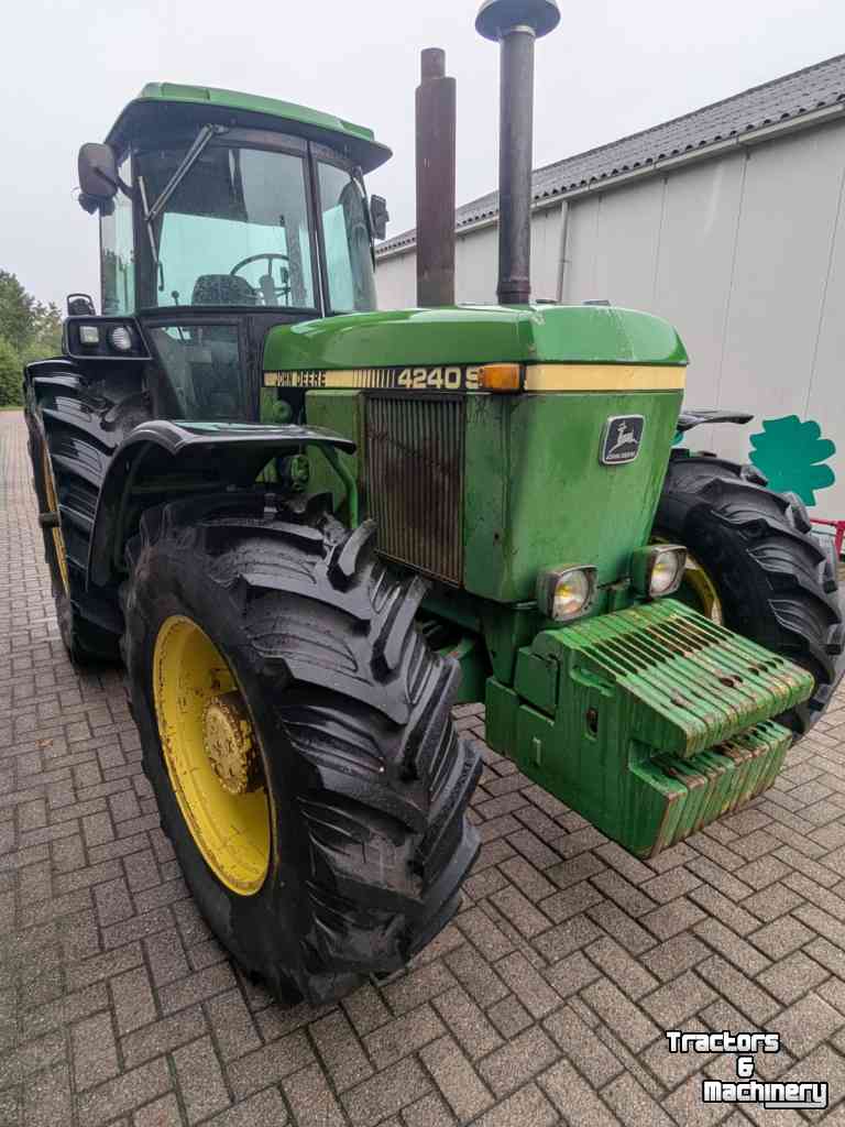 Tracteur John Deere 4240 S