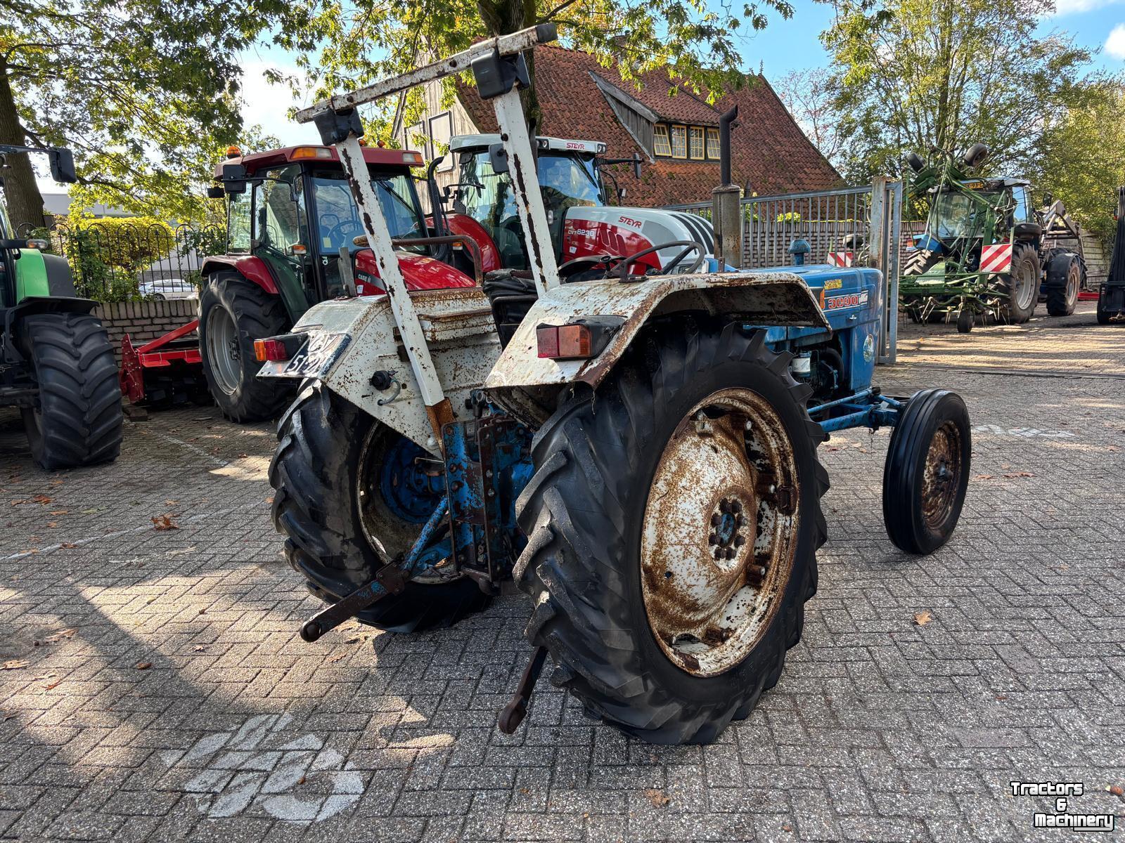 Tracteur Ford 3000