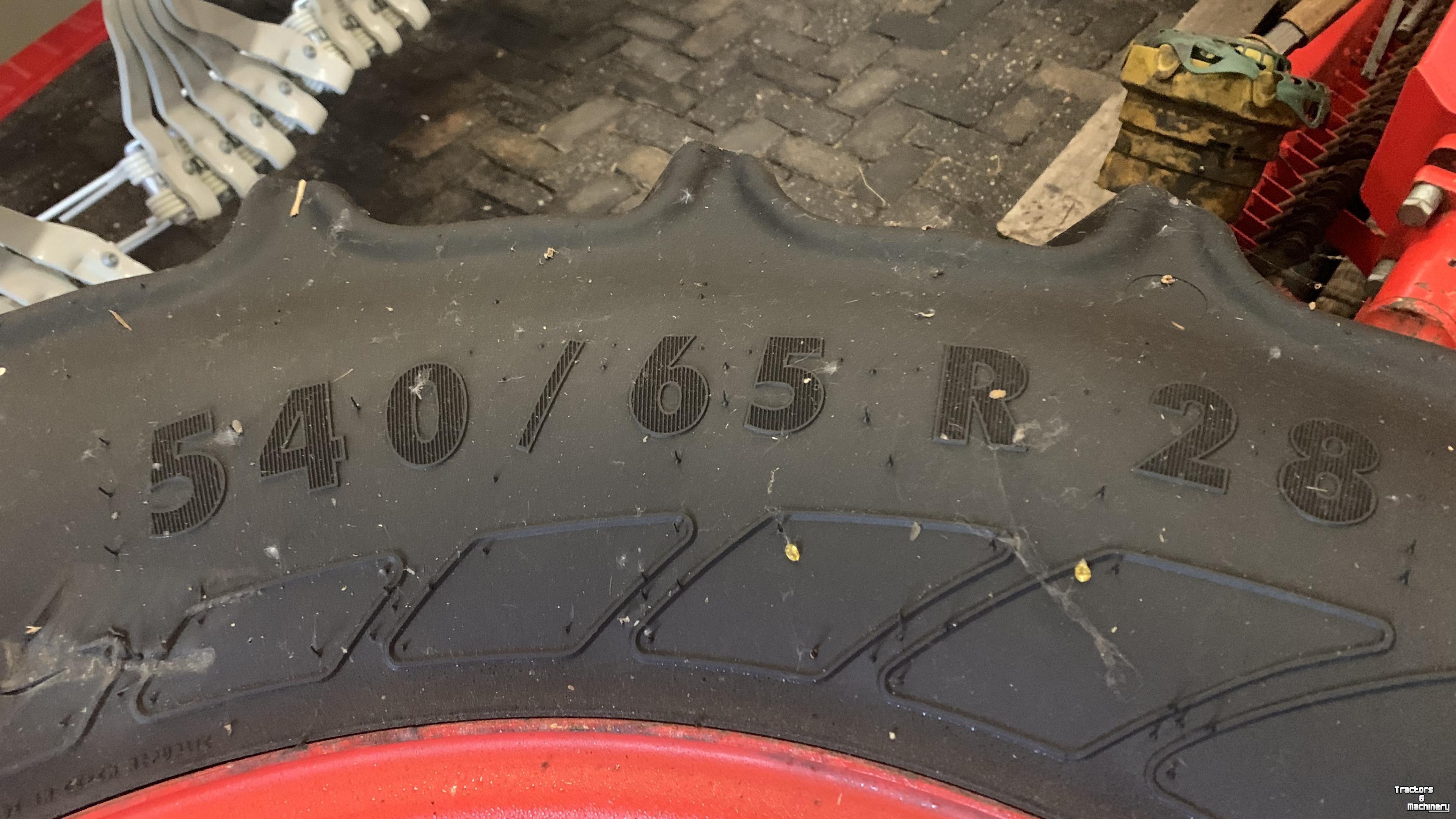 Roues, Pneus, Jantes, Barillets Jumelage Continental Continental 540/65R28 op Fendt velg